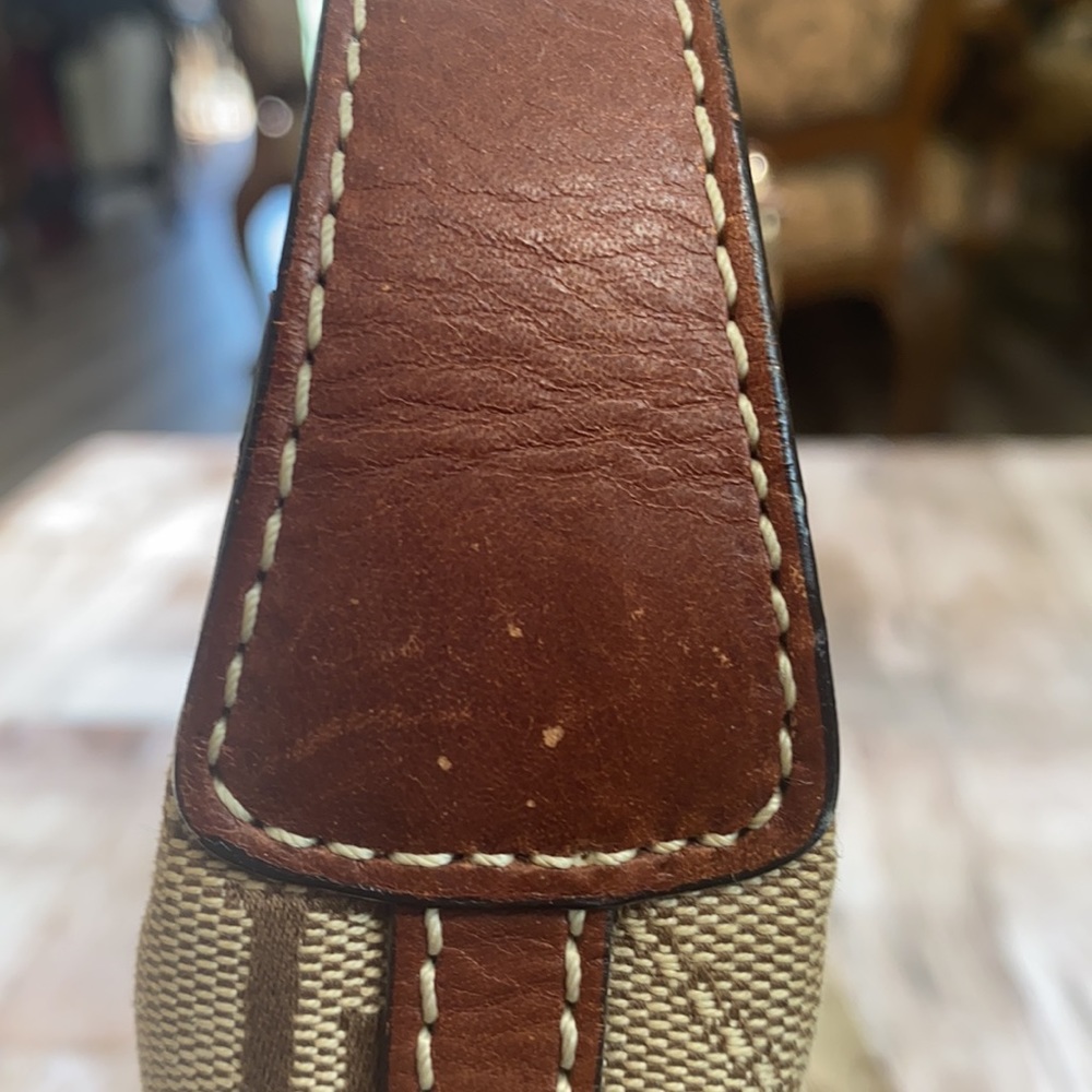 Authentic Dooney & Bourke purse - Picture 3 of 9